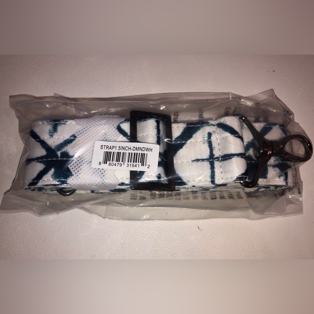 Lug strap 1.5” width, Diamond White, NWT